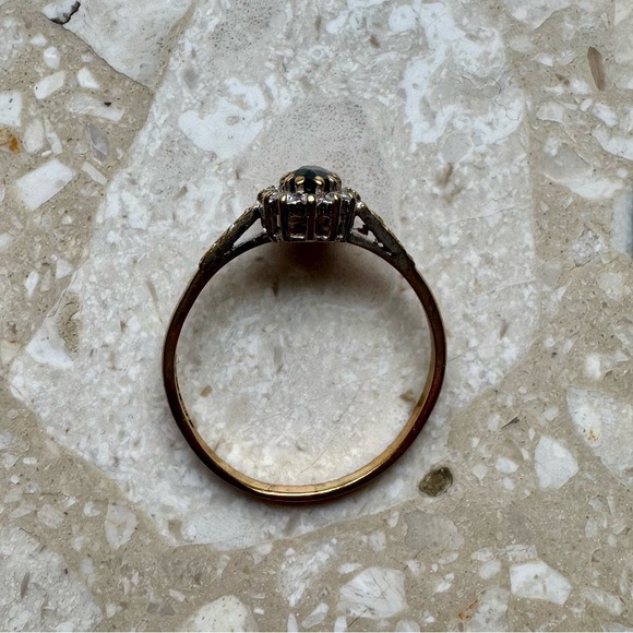 Vintage Sapphire Oval Diamond Halo Yellow Gold Ring

L - Picture 10 of 10